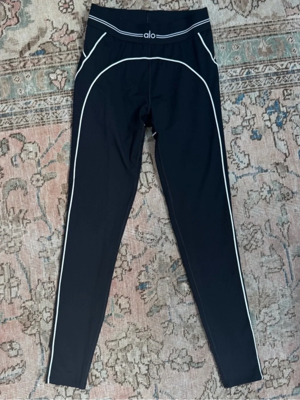 ALO Yoga Black Set with White Piping — Sports Bra & Leggings
